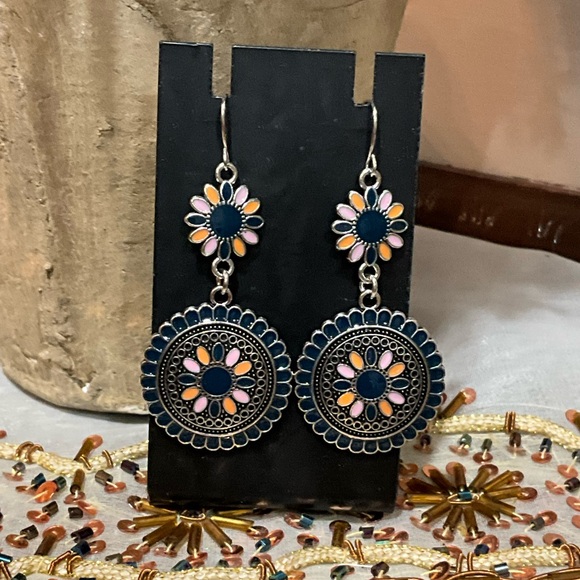 Jewelry - Elegant Floral Dangle Earrings
